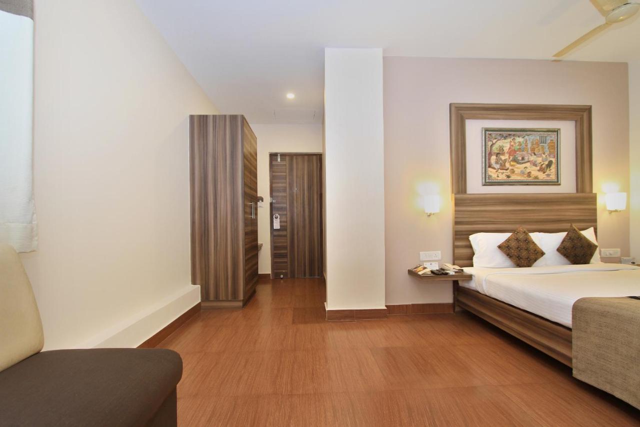 Octave La Sara Vista Hotel Бангалор Екстериор снимка