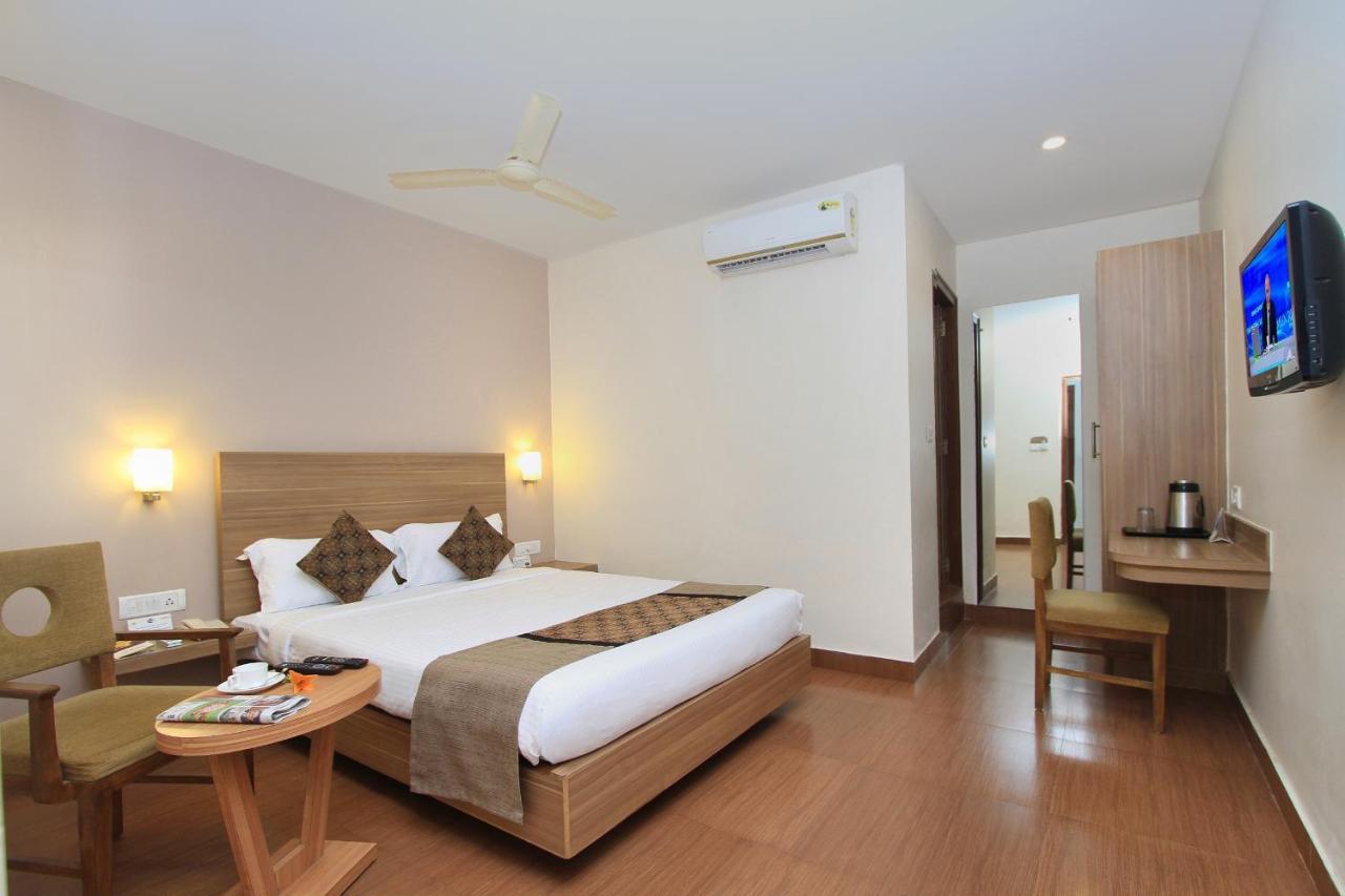 Octave La Sara Vista Hotel Бангалор Екстериор снимка