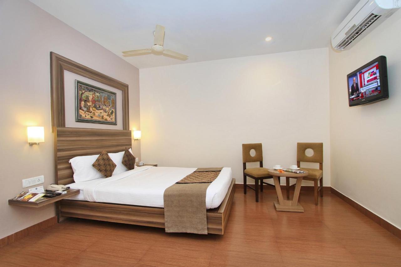Octave La Sara Vista Hotel Бангалор Екстериор снимка