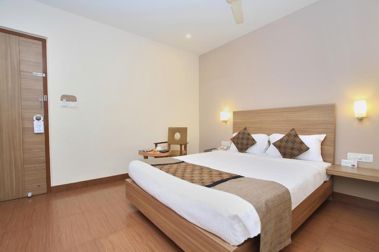 Octave La Sara Vista Hotel Бангалор Екстериор снимка