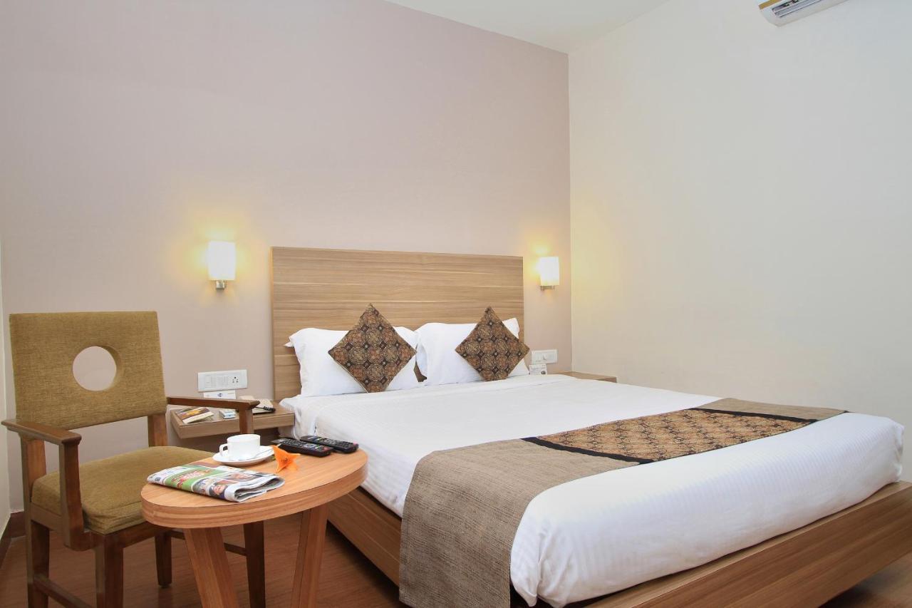 Octave La Sara Vista Hotel Бангалор Екстериор снимка