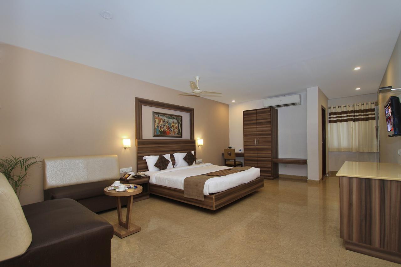 Octave La Sara Vista Hotel Бангалор Екстериор снимка